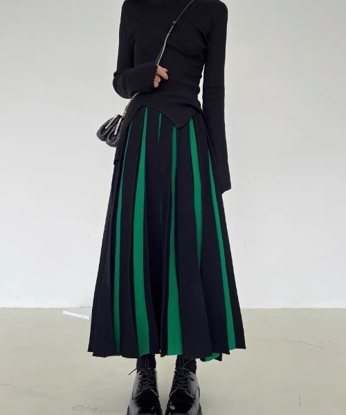 SEN TOKYO（セントーキョー）の「バイカラーでアクセント。バイカラーAラインニットスカート（スカート・レディース・ホワイト×ブラック/グリーン・FREE）」の9枚目の写真