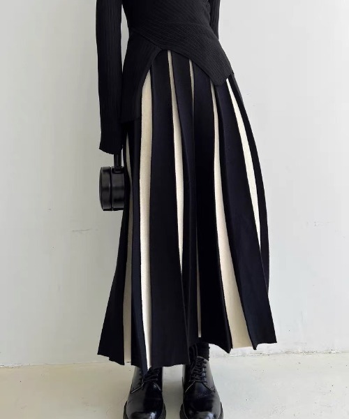 SEN TOKYO（セントーキョー）の「バイカラーでアクセント。バイカラーAラインニットスカート（スカート・レディース・ホワイト×ブラック/グリーン・FREE）」の6枚目の写真