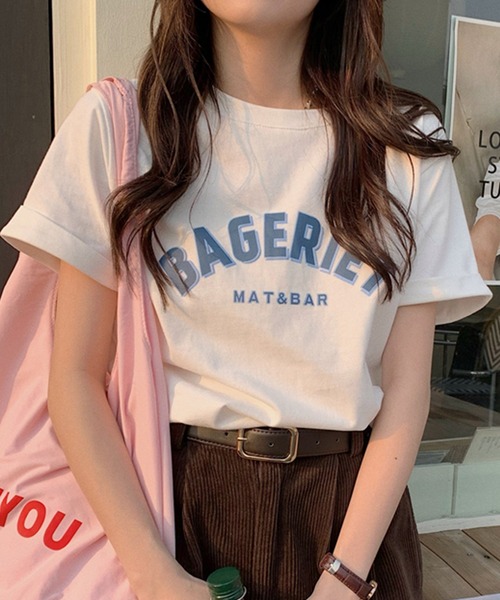 DAY CLOSET（デイ クローゼット）の「レディース ロールアップカレッジロゴTシャツ（Tシャツ/カットソー・レディース・ホワイト/ネイビー/レッド・ONE SIZE）」の4枚目の写真