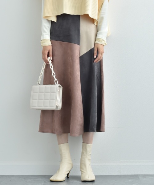 INTERPLANET(インタープラネット)の「スエードブロッキングスカート(スカート・レディース・グリーン/グレー/ベージュ/ブルー・FREE)」の2枚目の写真