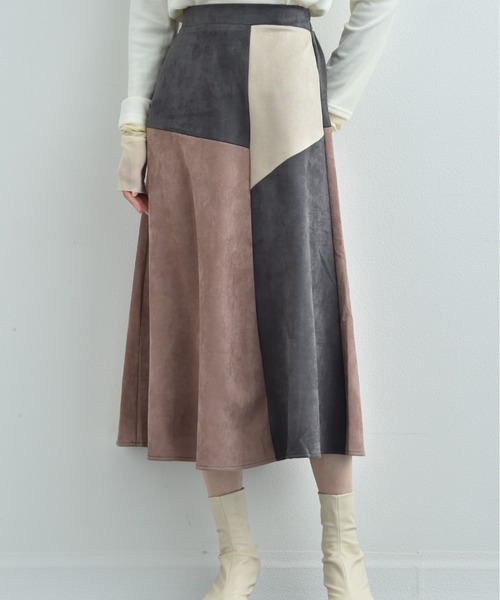 INTERPLANET(インタープラネット)の「スエードブロッキングスカート(スカート・レディース・グリーン/グレー/ベージュ/ブルー・FREE)」の8枚目の写真