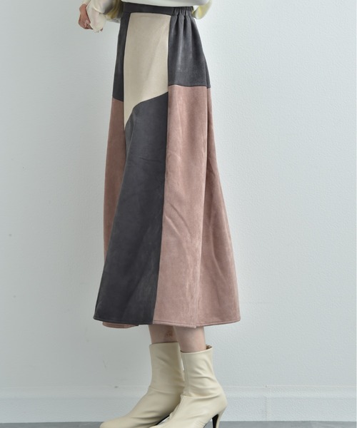 INTERPLANET(インタープラネット)の「スエードブロッキングスカート(スカート・レディース・グリーン/グレー/ベージュ/ブルー・FREE)」の9枚目の写真