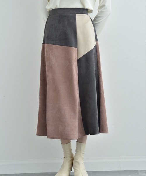 INTERPLANET(インタープラネット)の「スエードブロッキングスカート(スカート・レディース・グリーン/グレー/ベージュ/ブルー・FREE)」の10枚目の写真