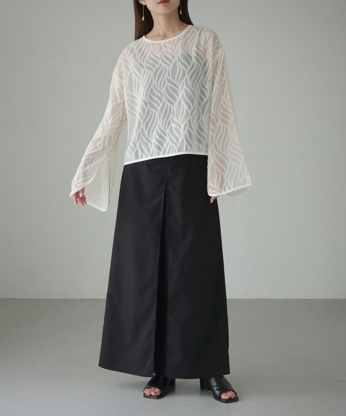 cheriella（シェリエラ）の「【cheriella】WEB限定前後2wayリーフシアートップス（シャツ/ブラウス・レディース・ブラック/アイボリー・M）」の15枚目の写真