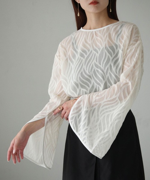 cheriella（シェリエラ）の「【cheriella】WEB限定前後2wayリーフシアートップス（シャツ/ブラウス・レディース・ブラック/アイボリー・M）」の5枚目の写真