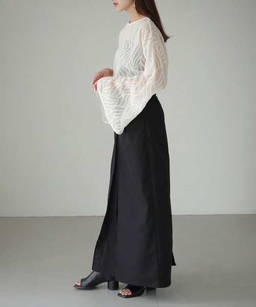 cheriella（シェリエラ）の「【cheriella】WEB限定前後2wayリーフシアートップス（シャツ/ブラウス・レディース・ブラック/アイボリー・M）」の9枚目の写真