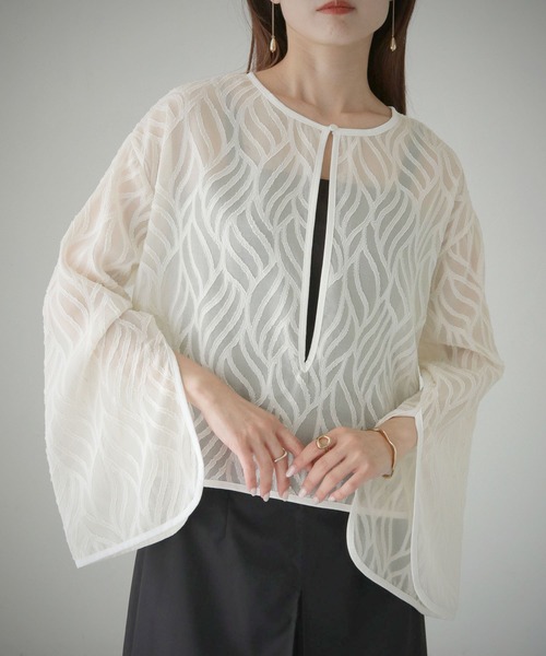 cheriella（シェリエラ）の「【cheriella】WEB限定前後2wayリーフシアートップス（シャツ/ブラウス・レディース・ブラック/アイボリー・M）」の21枚目の写真