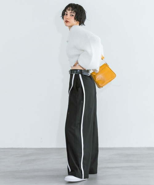 PAGEBOY（ページボーイ）の「シャインフェザーショートカーディガン（カーディガン/ボレロ・レディース・モカ/オフホワイト/ロイヤルブルー/ブラック・FREE）」の9枚目の写真