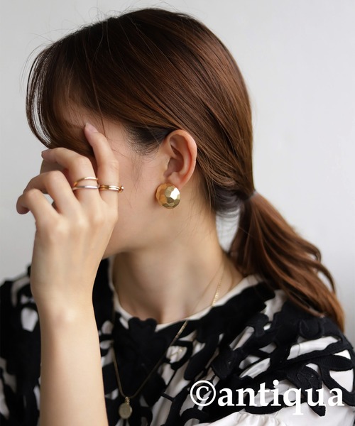 antiqua（アンティカ）の「半球型マットイヤリング（イヤリング・レディース・シルバー/ゴールド・FREE）」の13枚目の写真