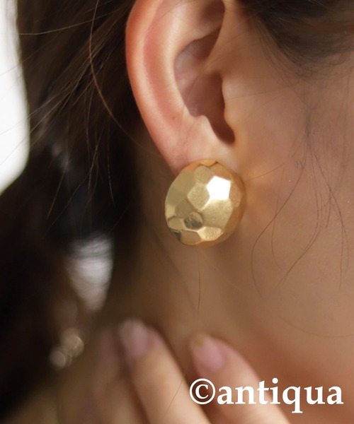 antiqua（アンティカ）の「半球型マットイヤリング（イヤリング・レディース・シルバー/ゴールド・FREE）」の12枚目の写真