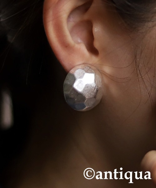 antiqua（アンティカ）の「半球型マットイヤリング（イヤリング・レディース・シルバー/ゴールド・FREE）」の5枚目の写真