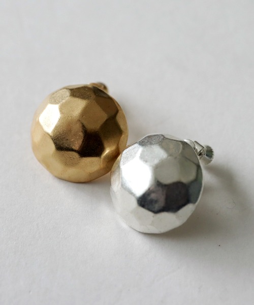 antiqua（アンティカ）の「半球型マットイヤリング（イヤリング・レディース・シルバー/ゴールド・FREE）」の10枚目の写真