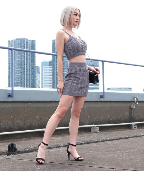 LATINA(ラティーナ)の「ケーブル編み セットアップ(ワンピース・レディース・グレー・FREE)」の6枚目の写真