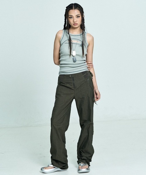 SETUPEXE(セットアップイーエックスイー)の「韓国ブランド SETUP‐EXE セットアップエグゼ Raw edge stitch sleeveless top ステッチ レイヤード風 トップス タンクトップ 袖なし アメリカンスリーブ(タンクトップ・レディース・ライトカーキ/グレー・ONE SIZE)」の21枚目の写真