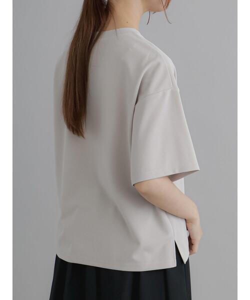Te chichi（テチチ）の「エンボスロゴTシャツ（Tシャツ/カットソー・レディース・モカ/チャコールグレー/グレー・F）」の9枚目の写真