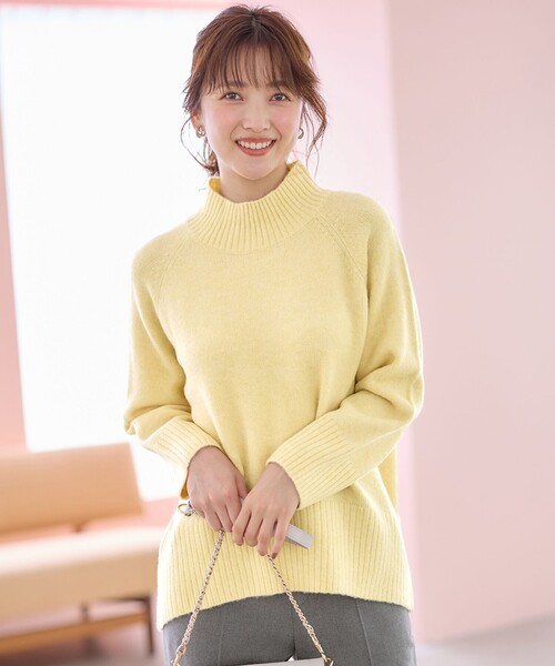 ANY SIS(エニィスィス)の「【大人百花掲載 ヨンアさん着用】ハイネックバックポイント ニット(ニット/セーター・レディース・スカイブルー系/ピンク系/黄土色系/ライトグレー系/ライトイエロー系/アイボリー系・2)」の6枚目の写真