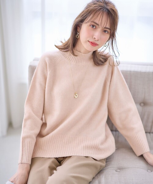 ANY SIS(エニィスィス)の「【大人百花掲載 ヨンアさん着用】ハイネックバックポイント ニット(ニット/セーター・レディース・スカイブルー系/ピンク系/黄土色系/ライトグレー系/ライトイエロー系/アイボリー系・2)」の13枚目の写真