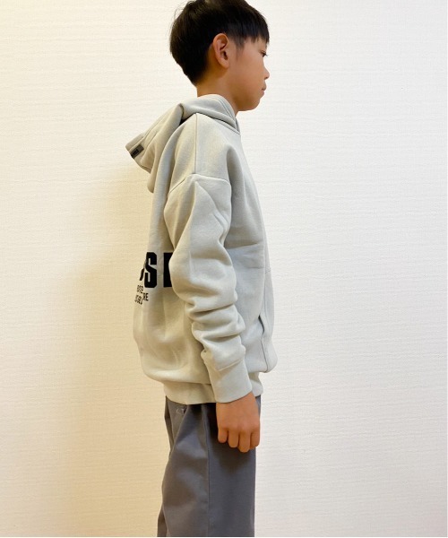 CONVERSE(コンバース)の「CONVERSE/コンバース キッズ T/C裏起毛プリント入りプルパーカー(パーカー・キッズ・ブラック/ベージュ・150cm/160cm/140cm)」の6枚目の写真