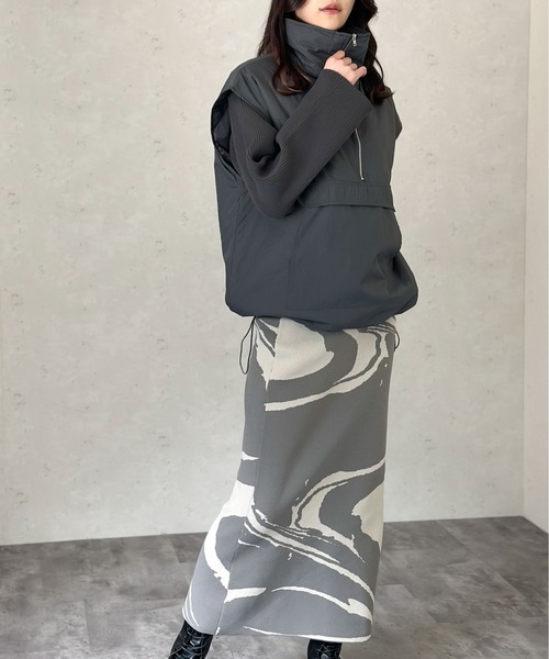 Per sist ence(パーシエンス)の「中綿ナイロンハーフジップバルーンベスト(ベスト・レディース・ブラック/グレー/カーキ/アイボリー・FREE)」の8枚目の写真