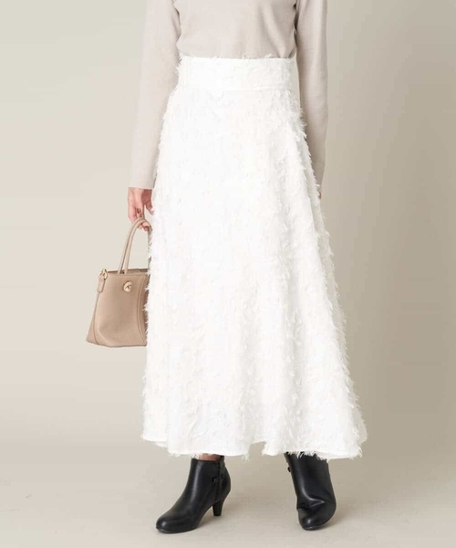 a.v.v（アーヴェヴェ）の「フリンジジャガードフレアスカート（スカート・レディース・ホワイト/ブラック・40/38/36/42）」の2枚目の写真