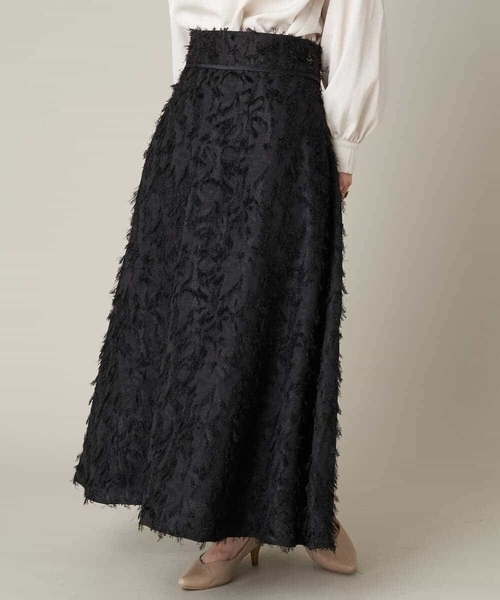 a.v.v（アーヴェヴェ）の「フリンジジャガードフレアスカート（スカート・レディース・ホワイト/ブラック・40/38/36/42）」の12枚目の写真