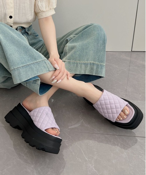 Shoes in Closet（シューズインクローゼット）の「軽量厚底