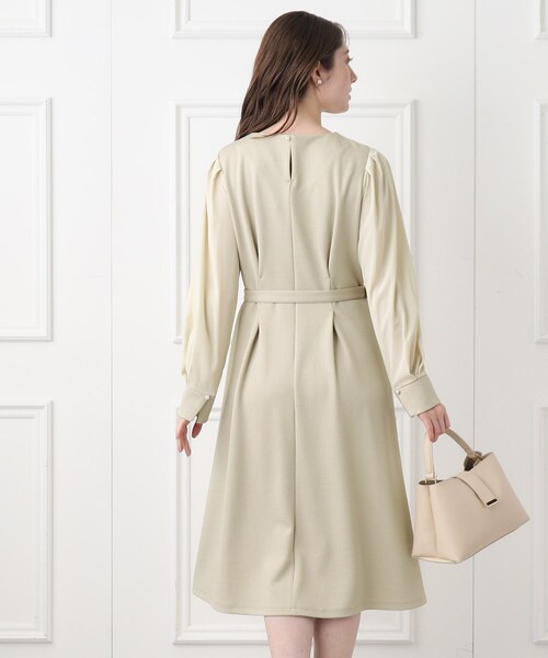 index（インデックス）の「◆≪通勤・セレモニー対応≫ 異素材スリーブフレアワンピース【イージーケア/ストレッチ/洗濯機洗い可】（ワンピース・レディース・ライトグリーン/ブラック/ナチュラル・42/40/36/38）」の16枚目の写真