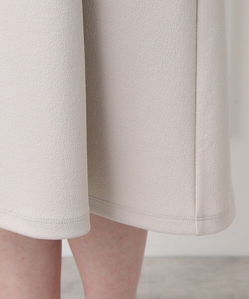 index（インデックス）の「◆≪通勤・セレモニー対応≫ 異素材スリーブフレアワンピース【イージーケア/ストレッチ/洗濯機洗い可】（ワンピース・レディース・ライトグリーン/ブラック/ナチュラル・42/40/36/38）」の6枚目の写真