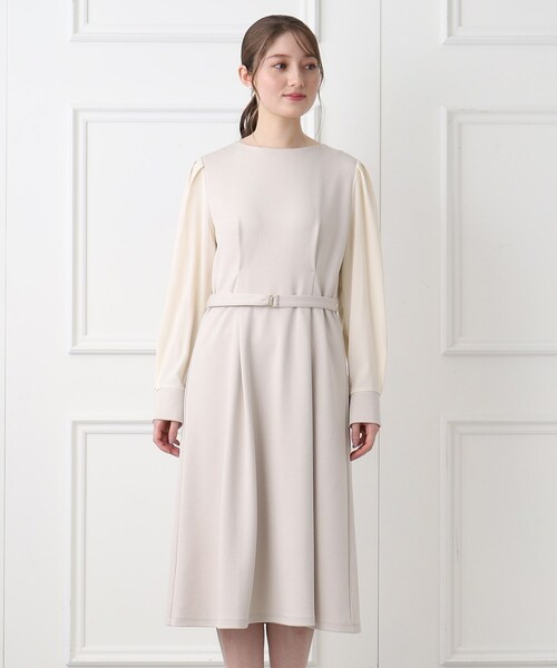 index（インデックス）の「◆≪通勤・セレモニー対応≫ 異素材スリーブフレアワンピース【イージーケア/ストレッチ/洗濯機洗い可】（ワンピース・レディース・ライトグリーン/ブラック/ナチュラル・42/40/36/38）」の7枚目の写真