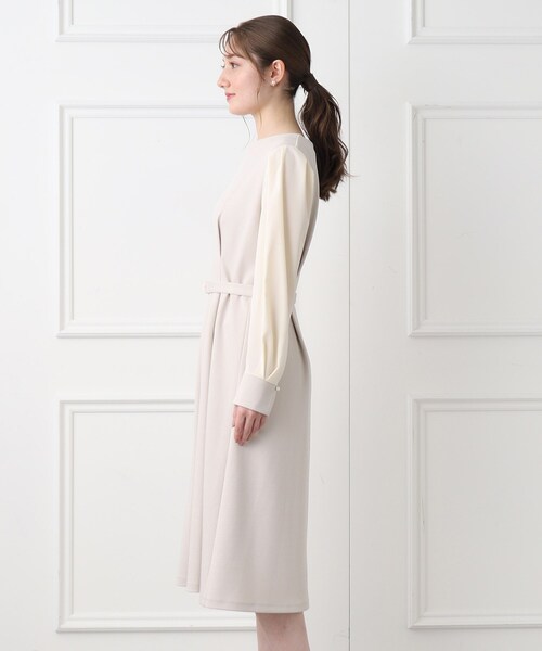 index（インデックス）の「◆≪通勤・セレモニー対応≫ 異素材スリーブフレアワンピース【イージーケア/ストレッチ/洗濯機洗い可】（ワンピース・レディース・ライトグリーン/ブラック/ナチュラル・42/40/36/38）」の8枚目の写真