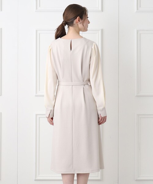 index（インデックス）の「◆≪通勤・セレモニー対応≫ 異素材スリーブフレアワンピース【イージーケア/ストレッチ/洗濯機洗い可】（ワンピース・レディース・ライトグリーン/ブラック/ナチュラル・42/40/36/38）」の9枚目の写真