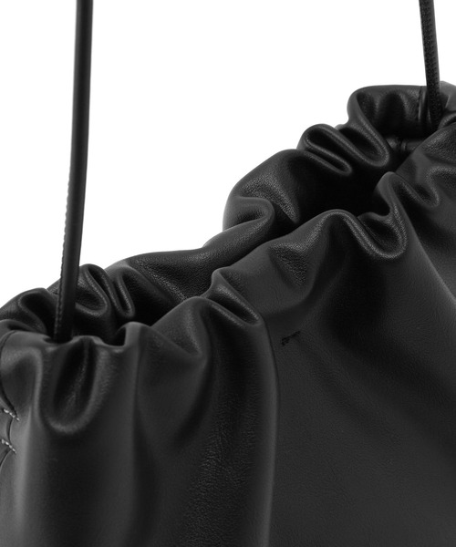 ADAM ET ROPE'（アダムエロペ）の「【サステナブル】巾着ミニショルダーバッグ（ショルダーバッグ・レディース・ブラック/ブラウン/ピンク・FREE）」の11枚目の写真