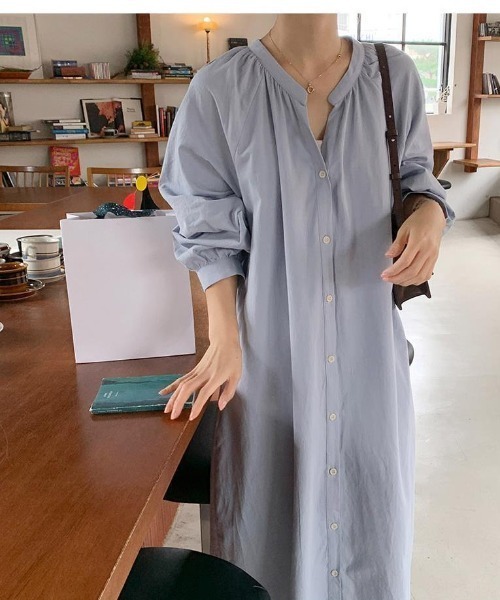 Jayro（ジャイロ）の「ボリュームスリーブロングシャツワンピース（ワンピース・レディース・キナリ/ブルー・FREE）」の4枚目の写真
