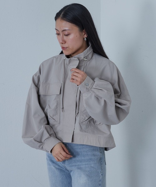 COLONY 2139（コロニートゥーワンスリーナイン）の「スタンドカラーショートミリタリージャケット（ミリタリージャケット・レディース・アイボリー/ブラック/グレイッシュベージュ・FREE）」の18枚目の写真