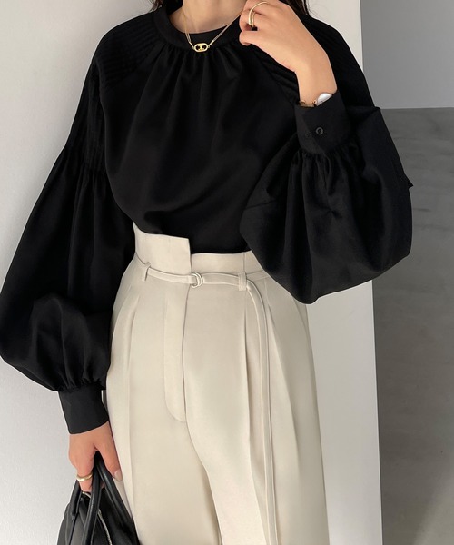 Louere（ルエレ）の「ベルト付きアシンメトリーハイウエストパンツ（スラックス・レディース・ブラック/アイボリー/グレイッシュベージュ/ベージュ・LARGE/MEDIUM/SMALL/X-LARGE）」の8枚目の写真