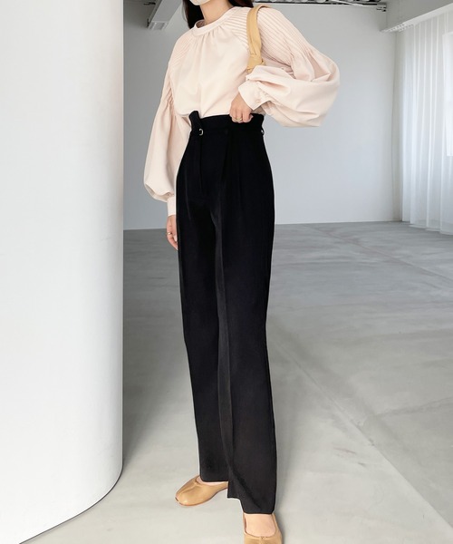 Louere（ルエレ）の「ベルト付きアシンメトリーハイウエストパンツ（スラックス・レディース・ブラック/アイボリー/グレイッシュベージュ/ベージュ・LARGE/MEDIUM/SMALL/X-LARGE）」の10枚目の写真