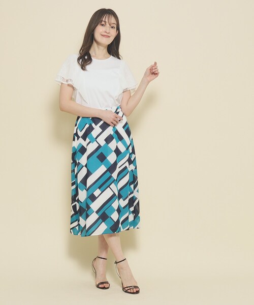 COUP DE CHANCE（クードシャンス）の「◆【洗える／フレアー袖／レース使い】一枚で着映える！華やかプルオーバージャージ（Tシャツ/カットソー・レディース・パープル系/グレー系その他/ブルーグリーン/ホワイト/ベージュ・34/36/38/40）」の8枚目の写真