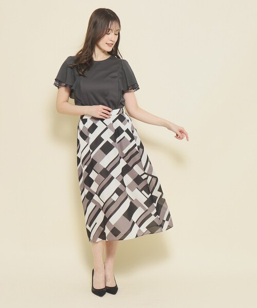 COUP DE CHANCE（クードシャンス）の「◆【洗える／フレアー袖／レース使い】一枚で着映える！華やかプルオーバージャージ（Tシャツ/カットソー・レディース・パープル系/グレー系その他/ブルーグリーン/ホワイト/ベージュ・34/36/38/40）」の11枚目の写真