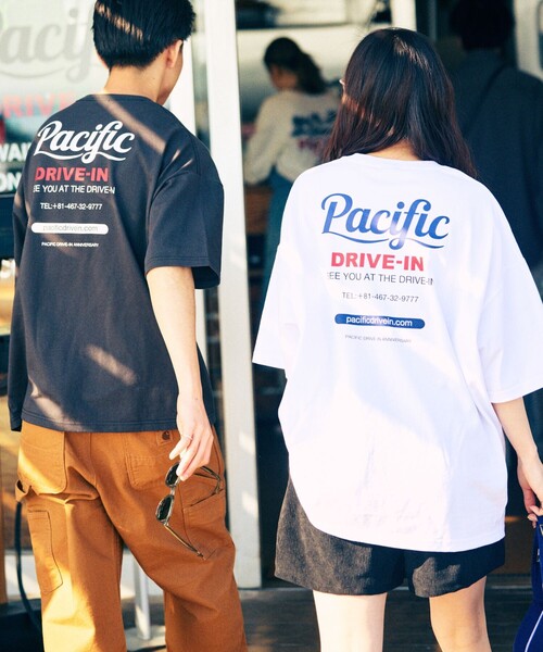 FREAK'S STORE(フリークスストア)の「限定展開 Pacific DRIVE-IN×FREAK'S STORE/パシフィックドライブイン 別注 ビッグシルエット バックプリント クルーネックTシャツ(Tシャツ/カットソー・メンズ・ネイビー/オフホワイト/ピンク/ホワイト/ブラック・SMALL/MEDIUM/LARGE)」の7枚目の写真
