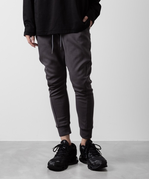 ATTACHMENT（アタッチメント）の「CO/PE ダブルニット スリーディメンショナル ジョガーパンツ / CO/PE DOUBLE KNIT THREE DIMENSIONAL JOGGER PANTS（スウェットパンツ・メンズ・ブラック/グレー/ダークグレー・3/2/1）」の10枚目の写真