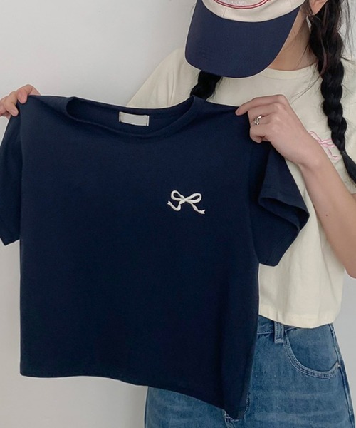 Ulysses（ユリシス）の「リボン刺繍クロップドTシャツ（Tシャツ/カットソー・レディース・ベージュ/ネイビー/ホワイト/グレー・F）」の4枚目の写真