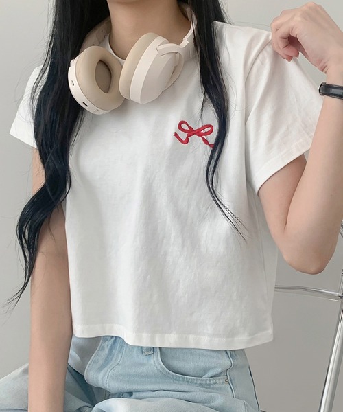 Ulysses（ユリシス）の「リボン刺繍クロップドTシャツ（Tシャツ/カットソー・レディース・ベージュ/ネイビー/ホワイト/グレー・F）」の9枚目の写真