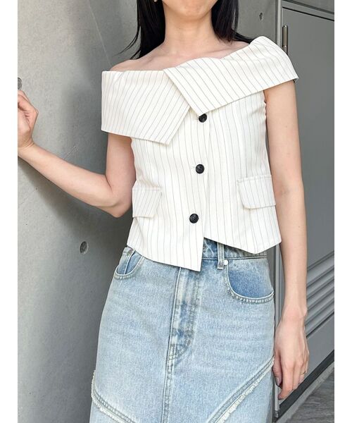 MURUA(ムルーア)の「オフショルマニッシュブラウス(シャツ/ブラウス・レディース・モカ/ホワイト/グレー・FREE)」の18枚目の写真