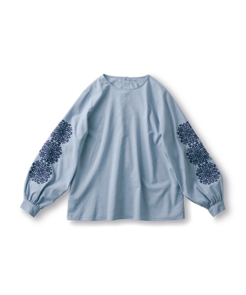 and myera(アンド マイラ)の「and myera ゴシック紋様刺しゅうトップス(その他トップス・レディース・ホワイト/ブルー・LARGE/MEDIUM/X-LARGE/SMALL)」の18枚目の写真