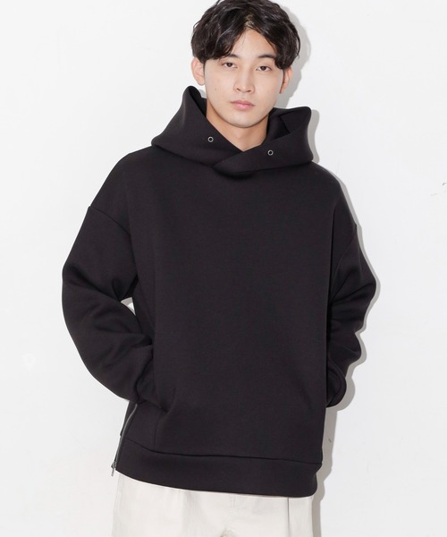 NANO universe（ナノユニバース）の「WEB限定/テックダンボールサイドジップパーカー（パーカー・メンズ・ブラック/ベージュ・M/L）」の2枚目の写真