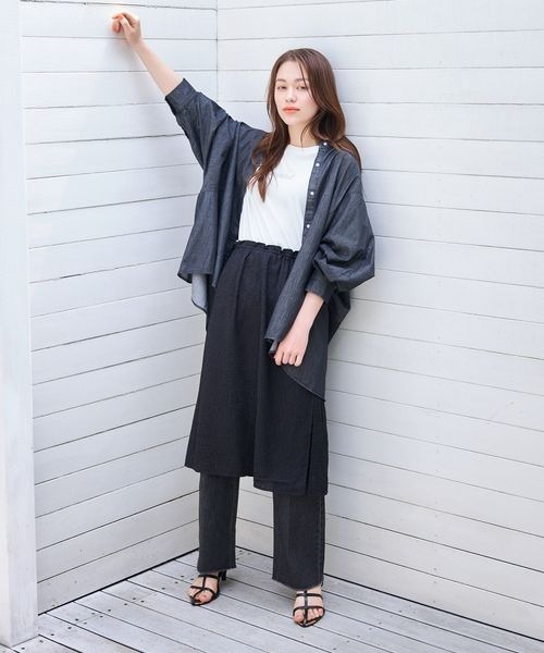 mysty woman（ミスティウーマン）の「ドルマンスリーブデニムBIGシャツ　128887（シャツ/ブラウス・レディース・ブラック/ブルー・FREE）」の3枚目の写真