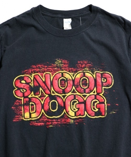 THRIFTY LOOK(スリフティールック)の「【THRIFTY LOOK スリフティールック】 THRIFTY "SNOOP DOGG" TEE ユーズドライクTシャツ/ロック/バンドtシャツ/ヴィンテージ(Tシャツ/カットソー・メンズ・ブラック・LARGE/X-LARGE)」の3枚目の写真