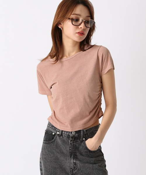 FOREVER 21（フォーエバー トゥエンティーワン）の「【2024SS】ピグメントサイドギャザーTシャツ（Tシャツ/カットソー・レディース・ピンク/ブルー/グレー/オフホワイト・SMALL/MEDIUM）」の4枚目の写真