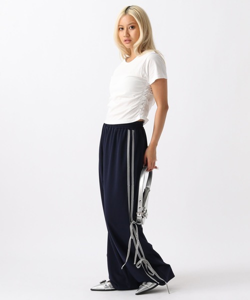 FOREVER 21（フォーエバー トゥエンティーワン）の「【2024SS】ピグメントサイドギャザーTシャツ（Tシャツ/カットソー・レディース・ピンク/ブルー/グレー/オフホワイト・SMALL/MEDIUM）」の21枚目の写真