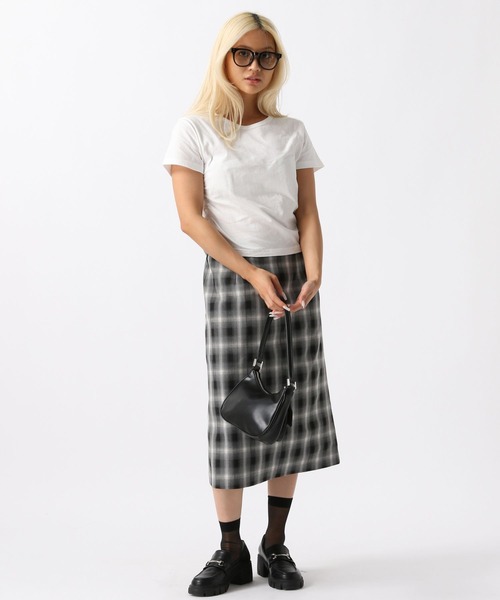 FOREVER 21（フォーエバー トゥエンティーワン）の「【2024SS】ピグメントサイドギャザーTシャツ（Tシャツ/カットソー・レディース・ピンク/ブルー/グレー/オフホワイト・SMALL/MEDIUM）」の16枚目の写真